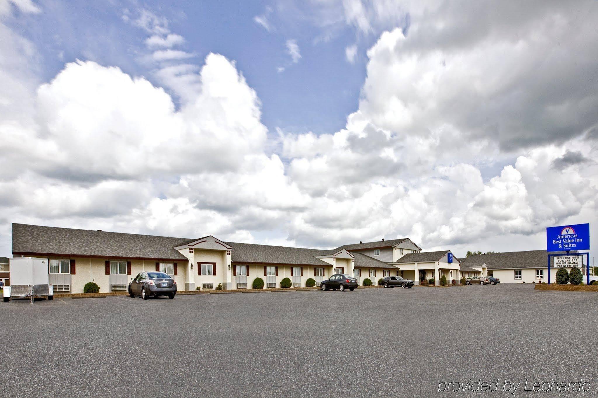 Americas Best Value Inn & Suites Тіф-Рівер-Фолс Екстер'єр фото