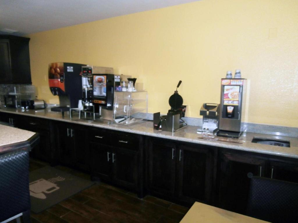 Americas Best Value Inn & Suites Тіф-Рівер-Фолс Екстер'єр фото