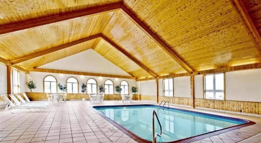 Americas Best Value Inn & Suites Тіф-Рівер-Фолс Екстер'єр фото