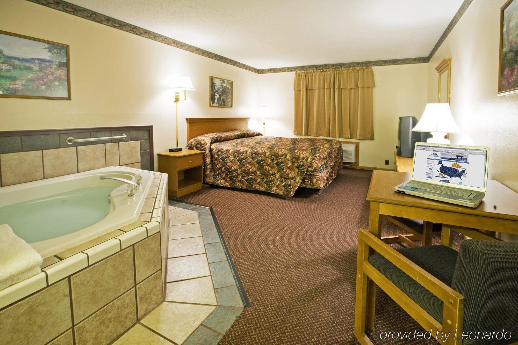 Americas Best Value Inn & Suites Тіф-Рівер-Фолс Номер фото