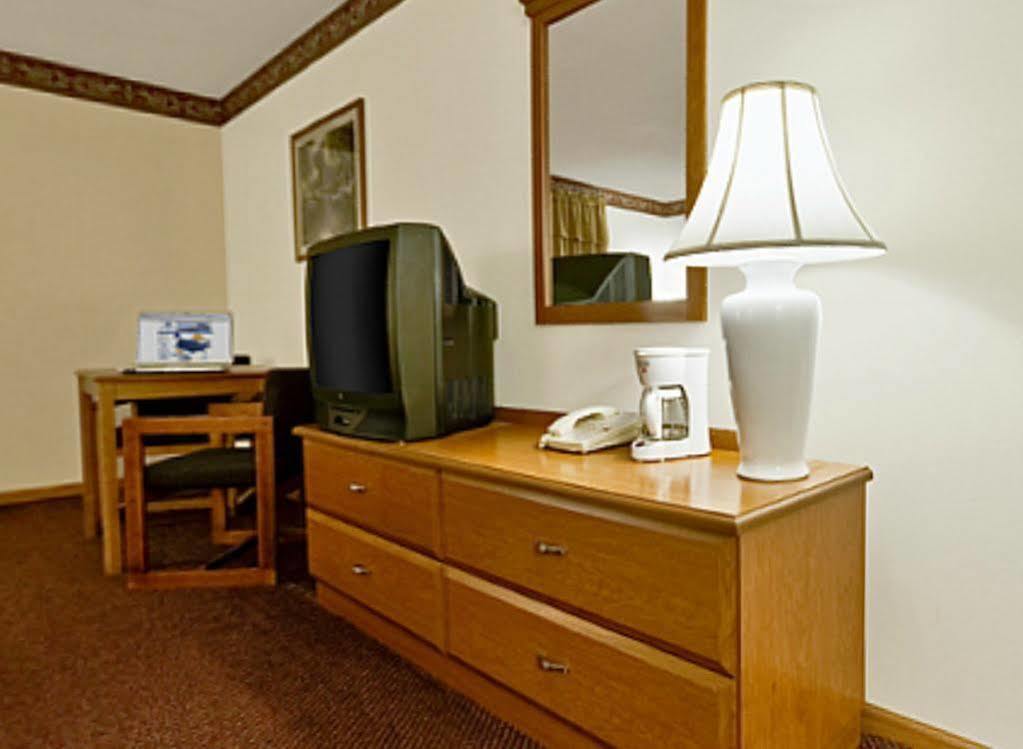 Americas Best Value Inn & Suites Тіф-Рівер-Фолс Екстер'єр фото
